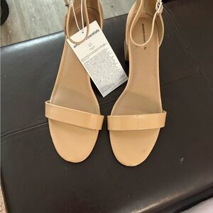 Amazon Essentials Women's Beige Sandals